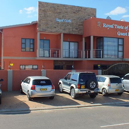Royal Castle Guest House Windhoek Esterno foto