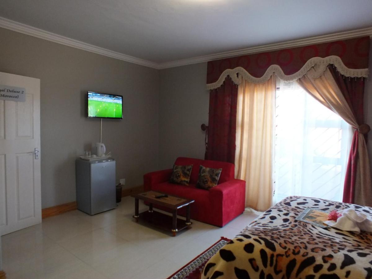 Royal Castle Guest House Windhoek Esterno foto