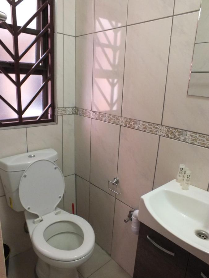 Royal Castle Guest House Windhoek Esterno foto
