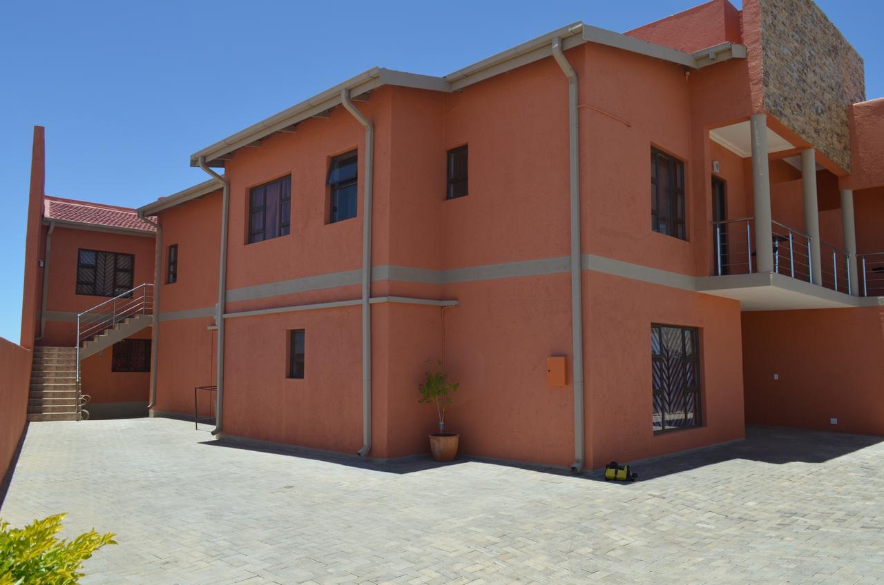 Royal Castle Guest House Windhoek Esterno foto