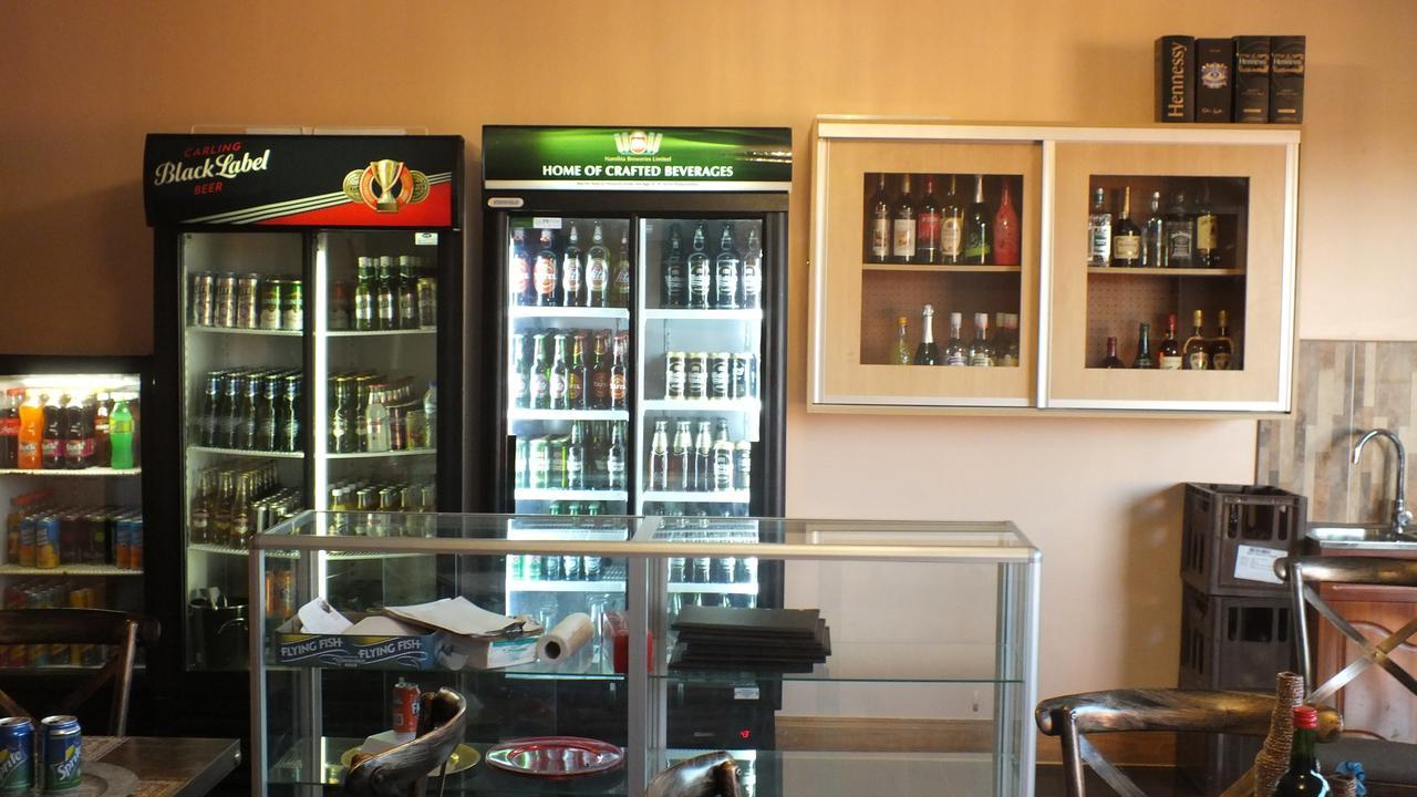 Royal Castle Guest House Windhoek Esterno foto